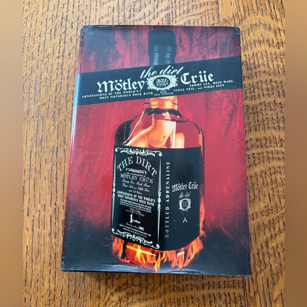 Mötley Crüe The Dirt hard cover book 1st edition with slip cover